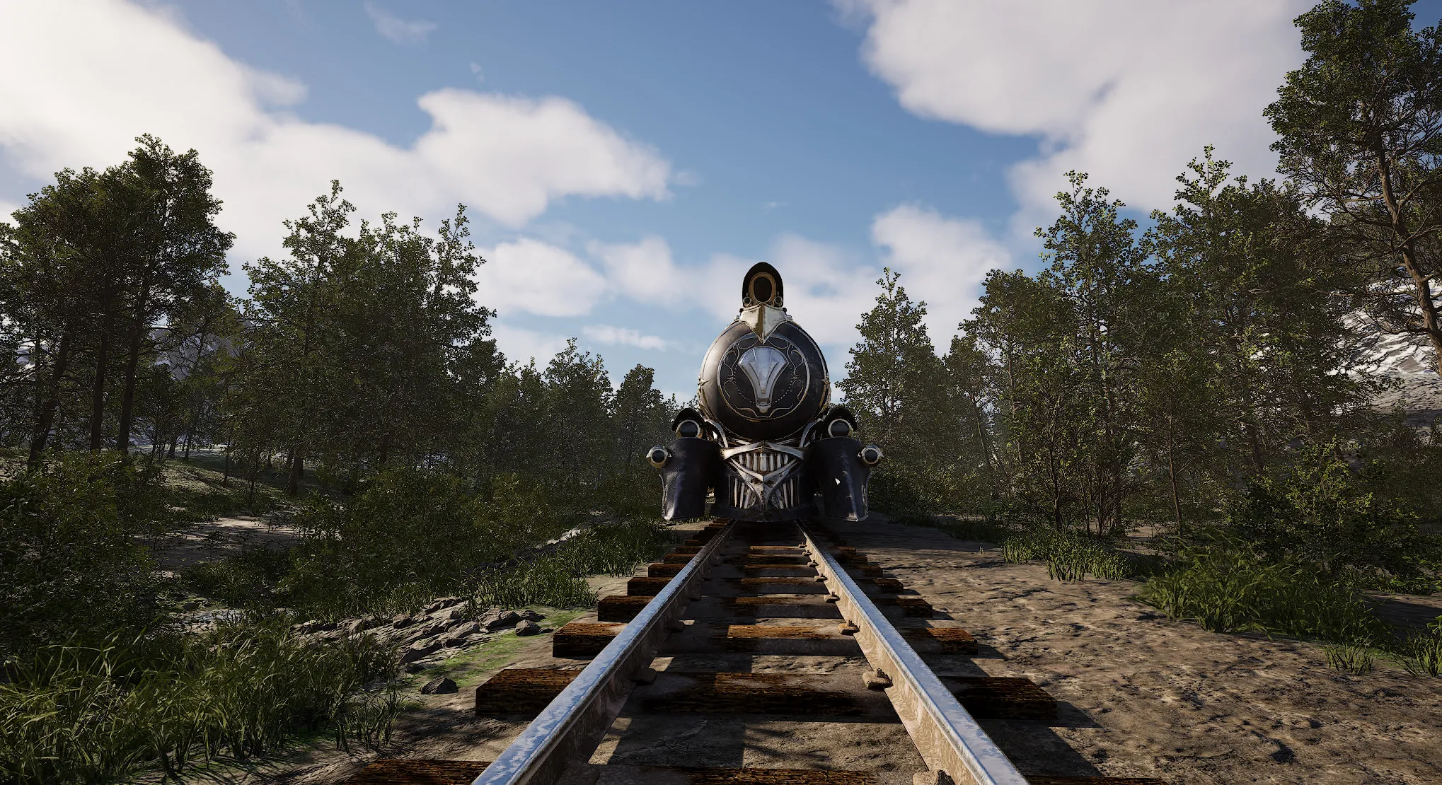 La locomotive arrive de face sur la voie, entre deux rangées de sapins